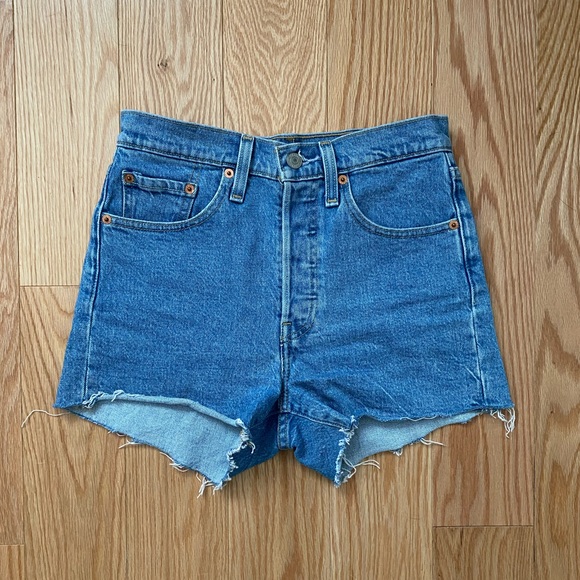 Levi’s denim shorts size US 25 - Picture 1 of 5